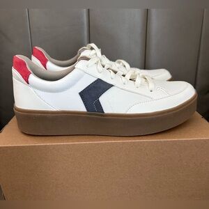 New, Dr Scholls Madison Lace tennis shoes. Woman’s